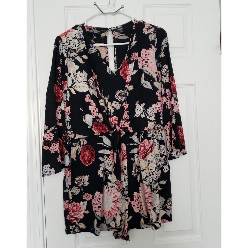 Angie Womans Romper Size‎ Large